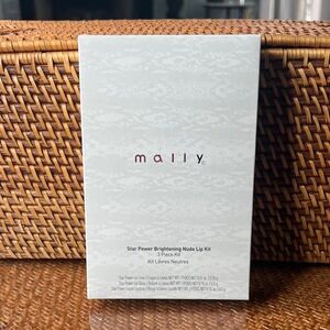 Mally Star Power Brightening Nude Lip Kit